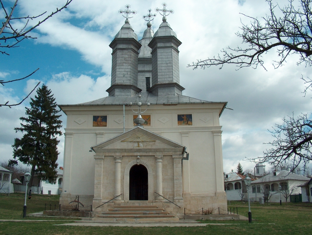 3. Manastirea Ratesti - foto Arhiepiscopia Buzaului si Vrancei